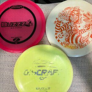 3-disc bundle of Discraft Buzzz disc golf discs